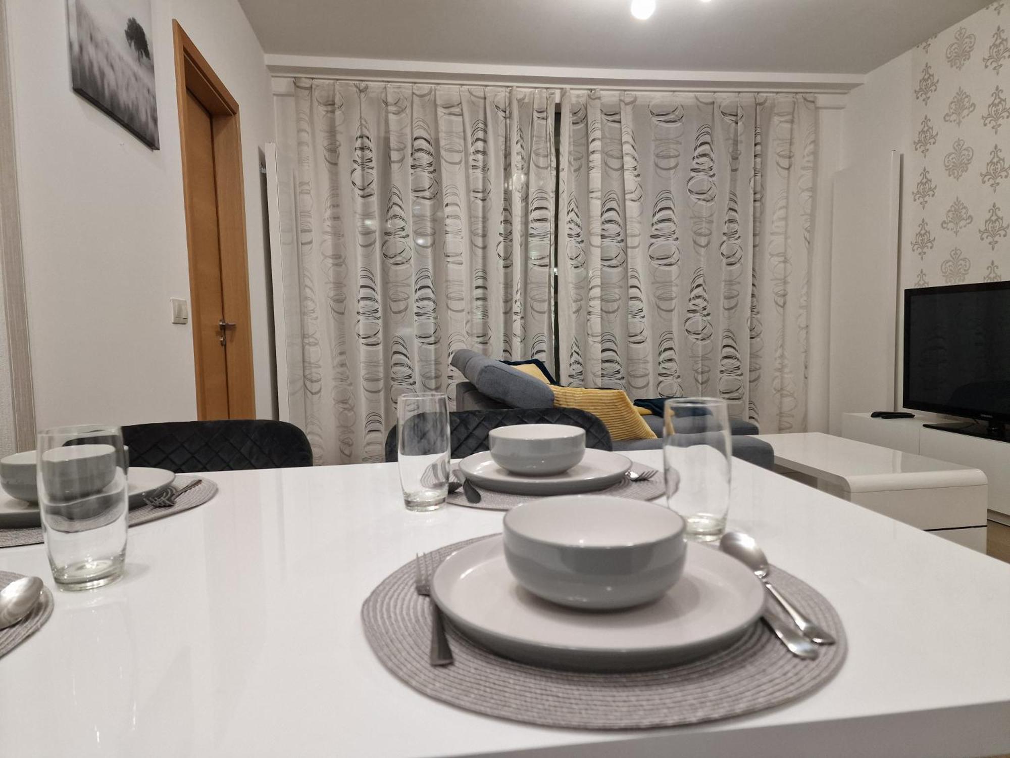 Stylish Panorama City Family Suite Pressburg Exterior foto